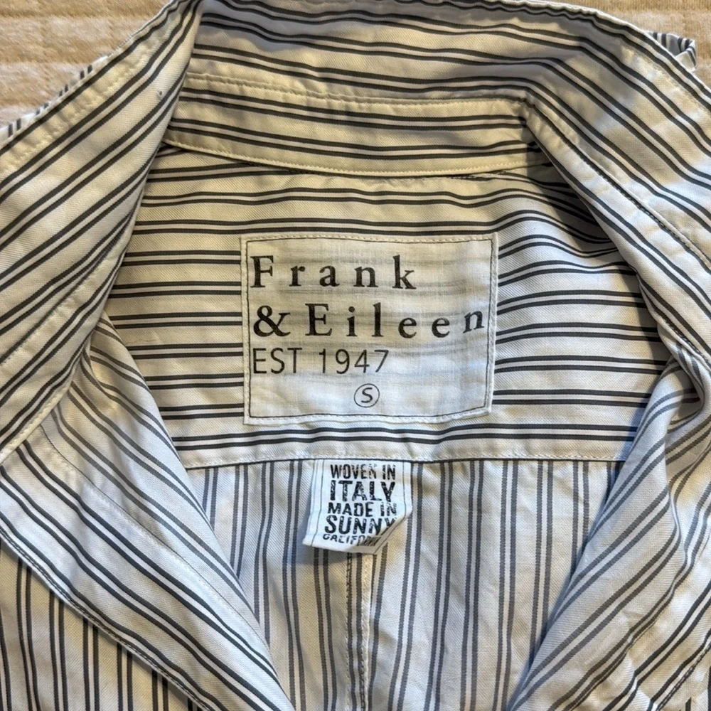 Frank & Eileen Crinkle Barry Button Down Blouse Small Gray & White Stripe - Picture 6 of 7